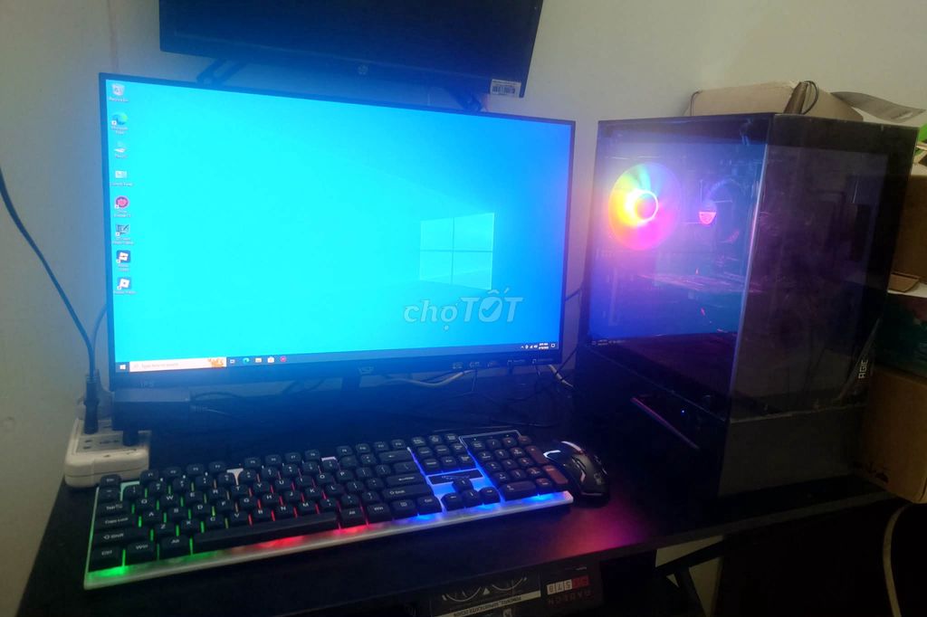 Máy tính để bàn i3 7100 8GB/128GB 24 inch. Mua bán Máy tính để bàn tại Thành phố Buôn Ma Thuột Đắk Lắk được đăng bởi Quốc Khiêm hình 1