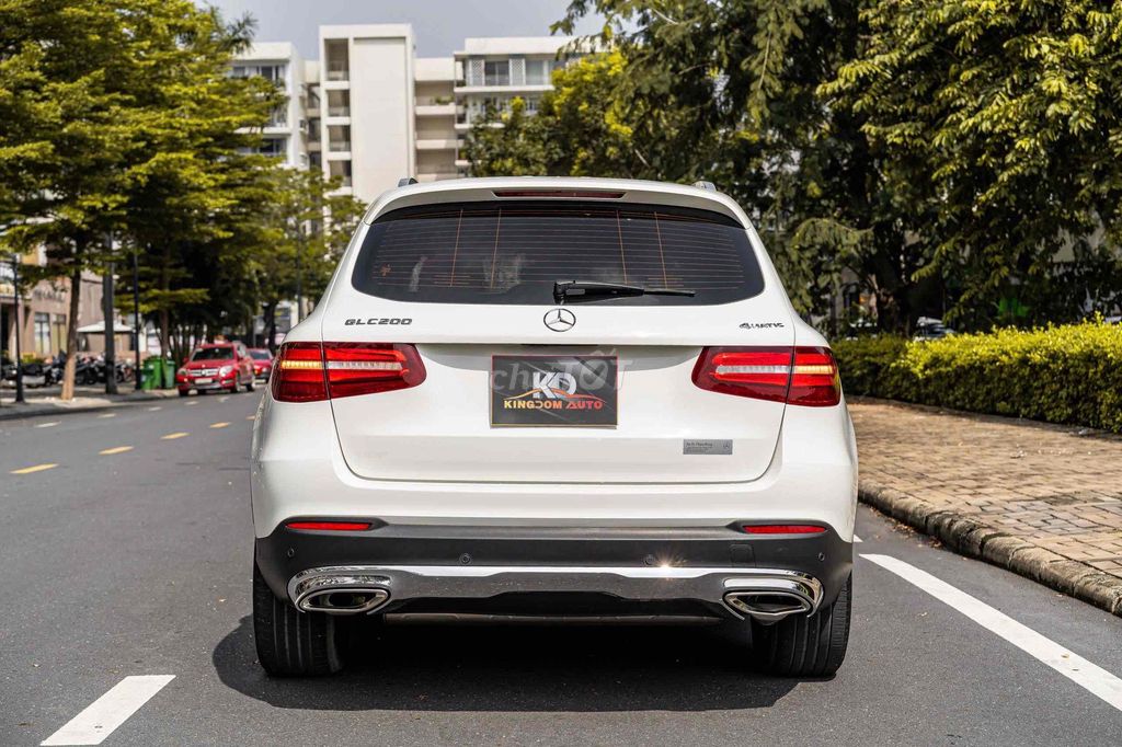 GLC200 Sx 2019 màu trắng nội thất nâu đẹp xuất sắc. Mua bán Ô tô tại Quận 7 Tp Hồ Chí Minh được đăng bởi Dương Phương hình 7