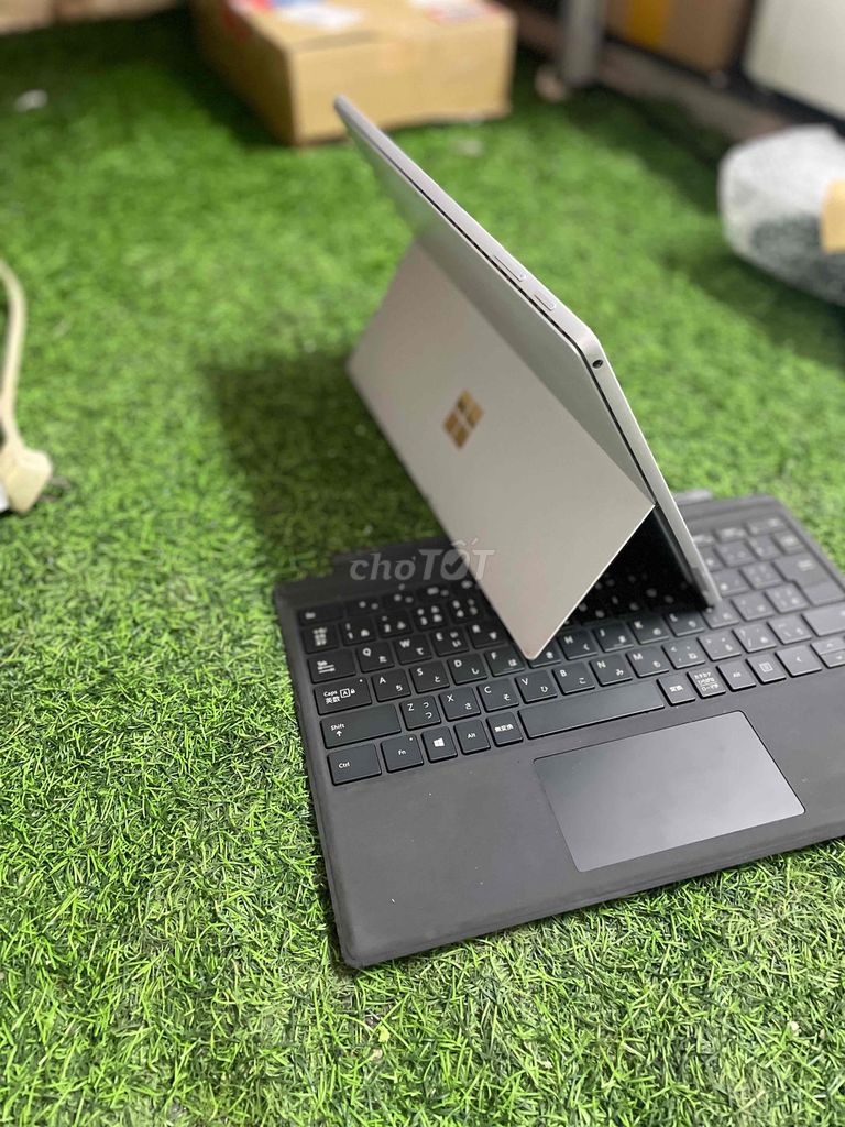 Surface Pro5 LTE 2in1
