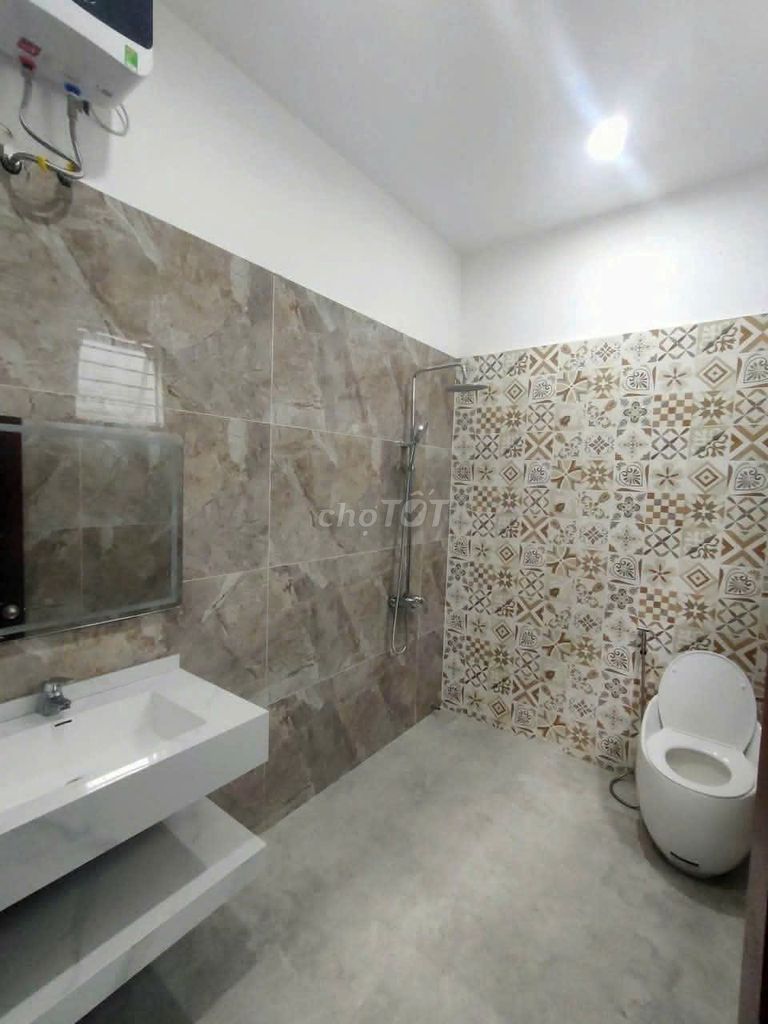 NHÀ 2 TẦNG 3PN MT NẠI HIÊN