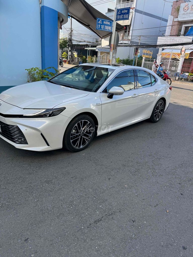 Toyota Camry 2025 2.5 HEV Mid - 2929 km. Mua bán Ô tô tại Huyện Thoại Sơn An Giang được đăng bởi Châu văn Quyền hình 2