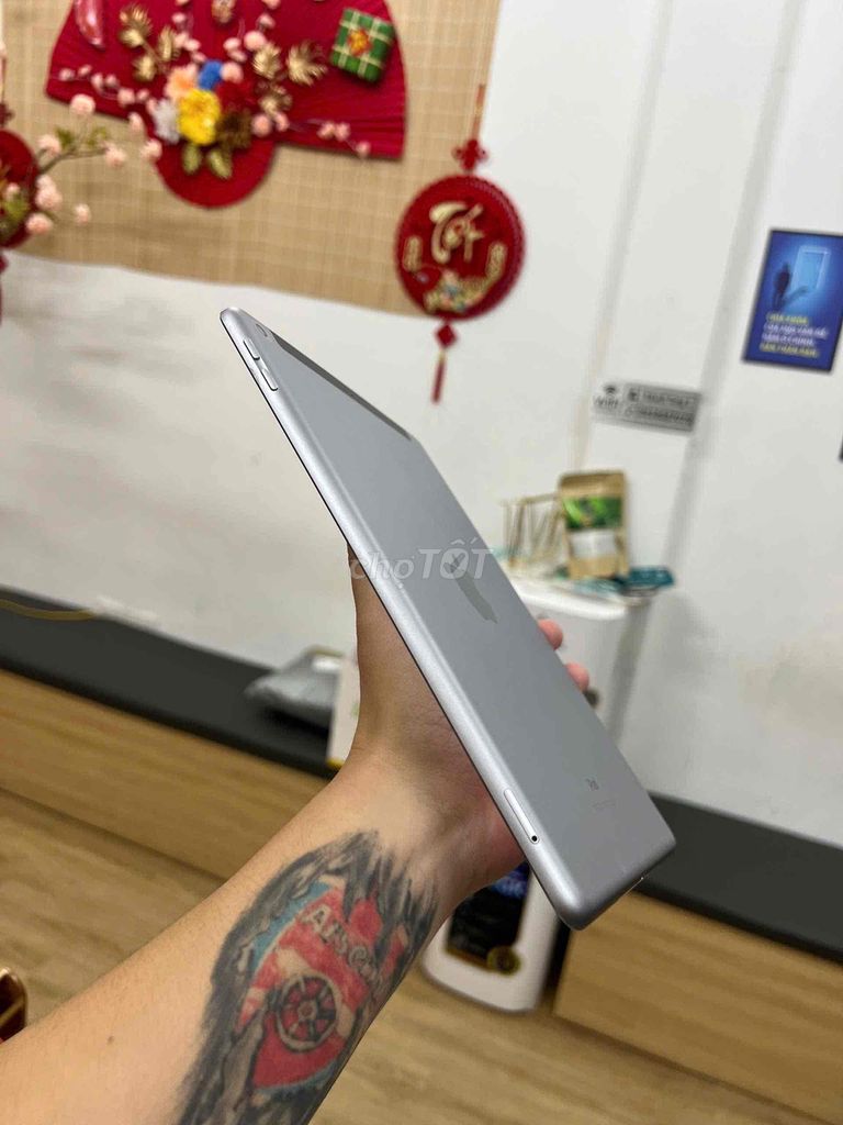 iPad Gen 6 Sx 2019 4G Wifi 32G Zin All Nguyên Bản. Mua bán Máy tính bảng tại Quận Đống Đa Hà Nội được đăng bởi Trung Kiên Trả Góp Bao Nợ Xấu hình 4