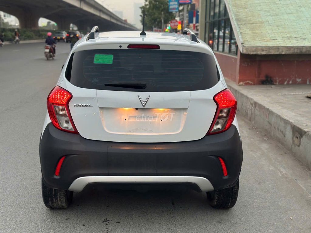 VinFast Fadil 2022 màu trắng. Mua bán Ô tô tại Quận Hoàng Mai Hà Nội được đăng bởi Thanh auto hình 4