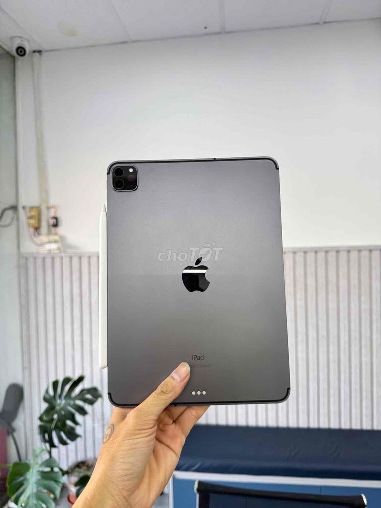 bán ipad pro 2020 256G giá rẻ. Mua bán Máy tính bảng tại Thành phố Đà Lạt Lâm Đồng được đăng bởi Lê Hữu Nghĩa hình 2