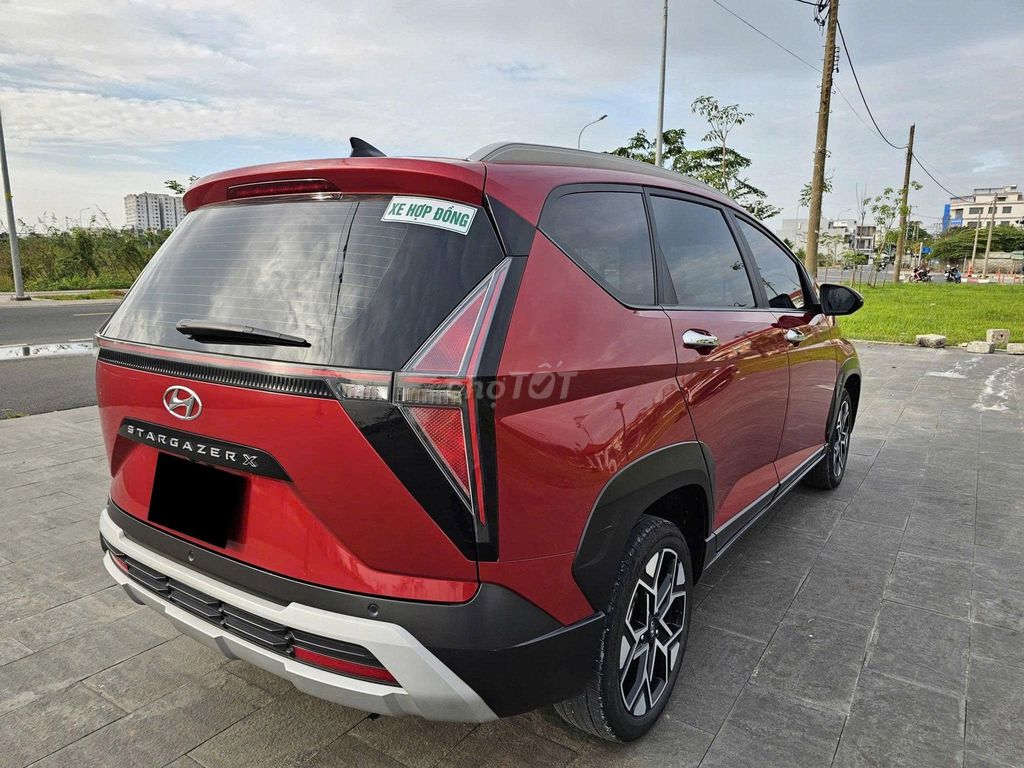 Hyundai Stargazer Premium 2023, красный, 91 000 км