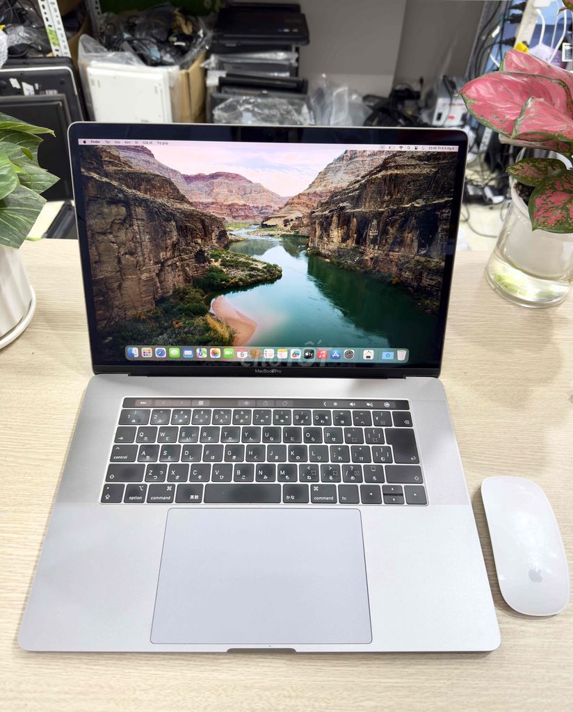 Macbook Pro 2018 i7 Ram 16 SSD 256GB + Mouse Apple. Mua bán Laptop tại Quận Hai Bà Trưng Hà Nội được đăng bởi Akiba shop hình 1
