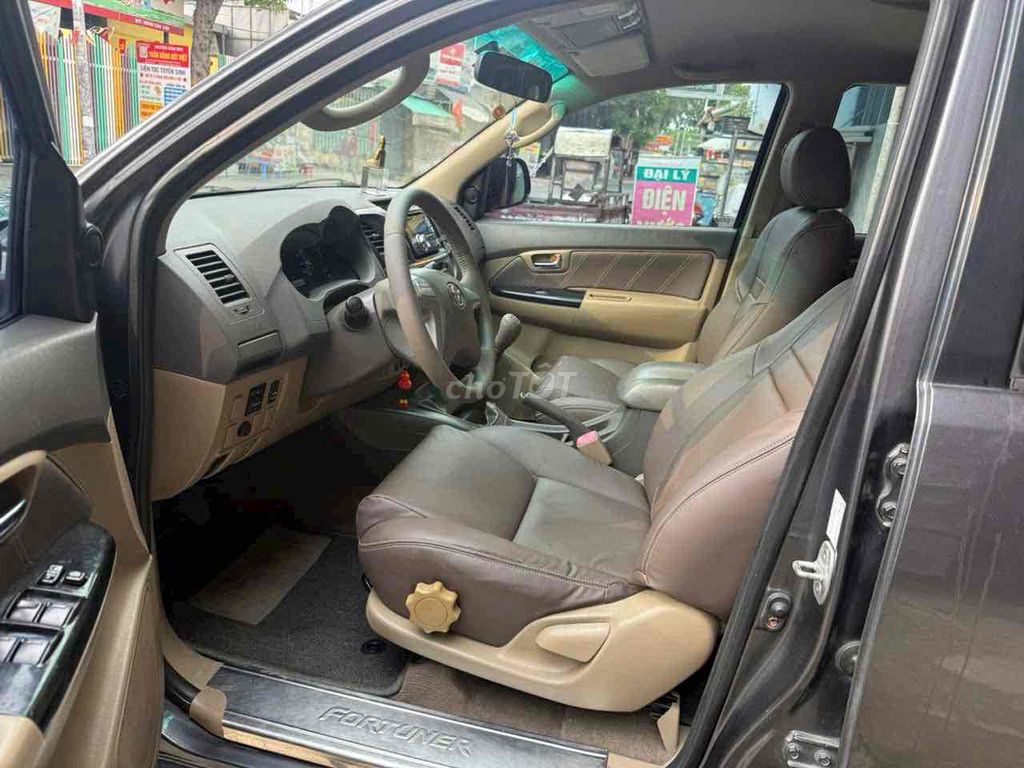Toyota Fortuner 2016 - 180000 km. Mua bán Ô tô tại Quận 12 Tp Hồ Chí Minh được đăng bởi Nguyễn Thành Tâm hình 7