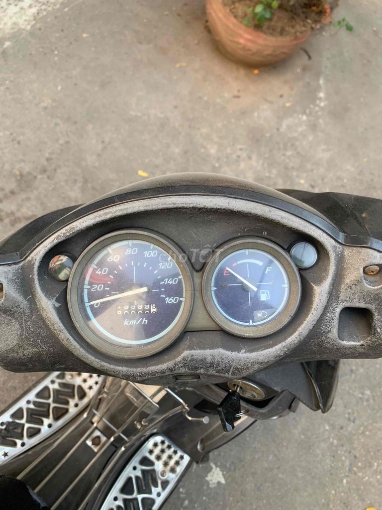 Xe Suzuki Hayate 125cc màu đen. Mua bán Xe máy tại Quận Hai Bà Trưng Hà Nội được đăng bởi Nguyễn Đức Quang hình 5