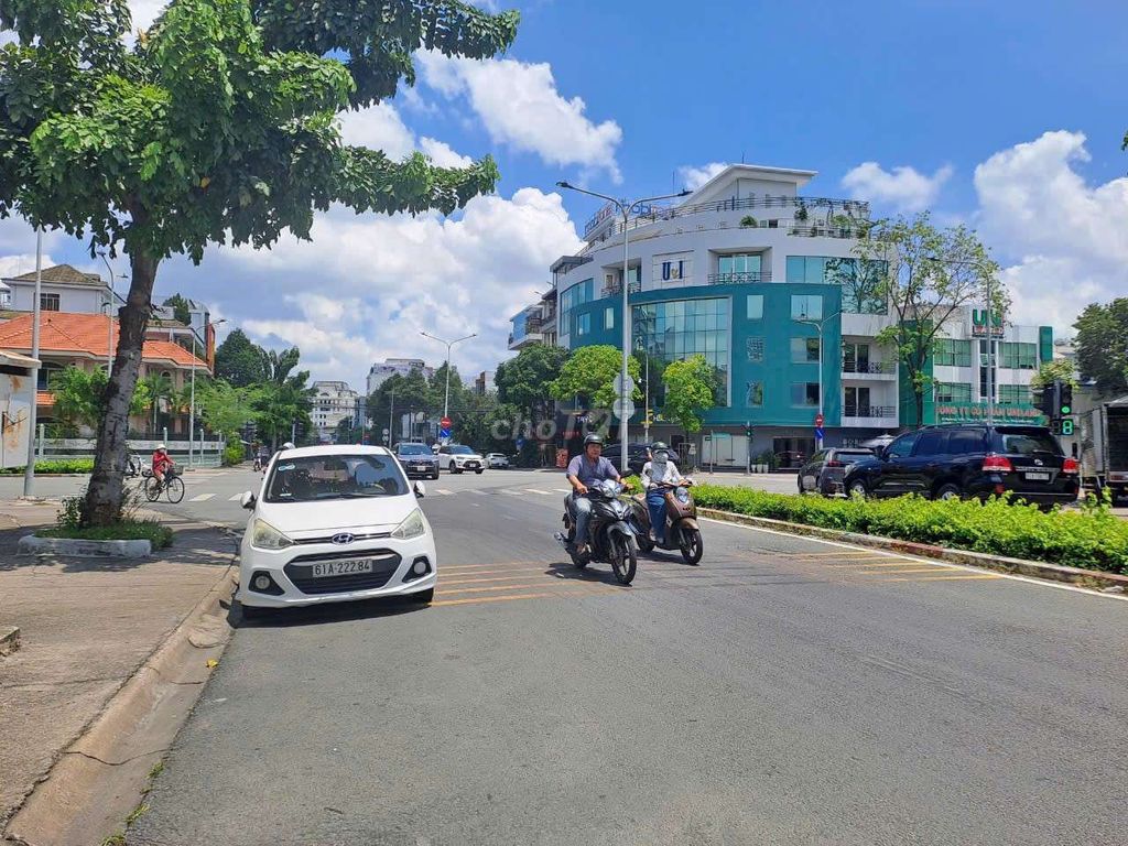 Cho thuê nhà 3 lầu Hoàng Văn Thụ, Chánh Nghĩa, Thủ Dầu Một