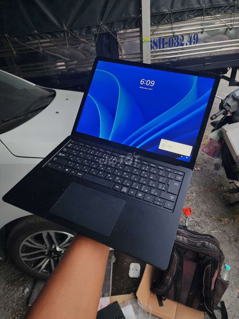 Microsoft Surface Laptop 3 i5 8GB/256GB. Mua bán Laptop tại Quận Bình Tân Tp Hồ Chí Minh được đăng bởi Ngoc hình 1