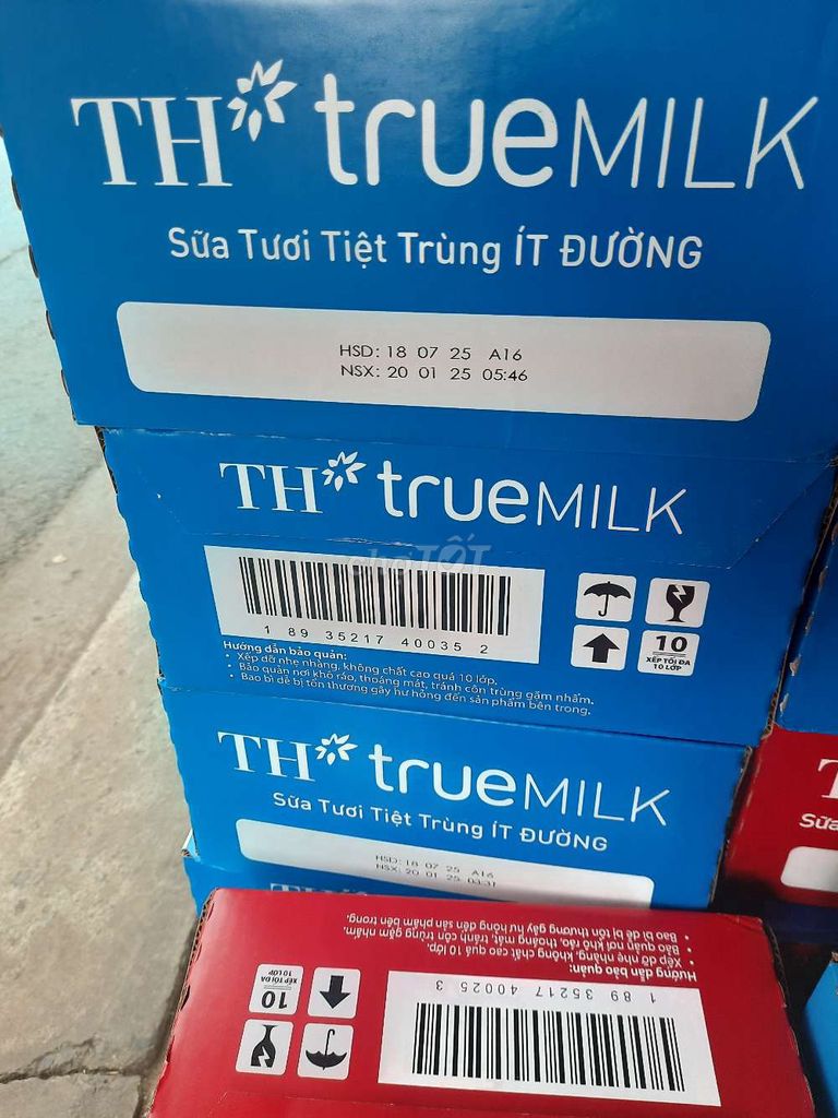 TH true MILK ít đường có đường không đường