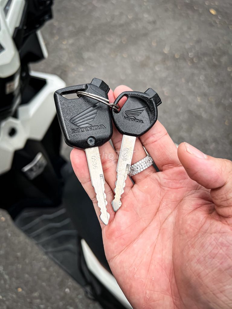 Vario 150cc 2017 odo lướt 3.400km zin chính chủ. Mua bán Xe máy tại Quận 7 Tp Hồ Chí Minh được đăng bởi Lê Văn Đạt hình 7