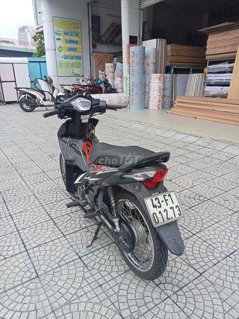 Honda Xe máy Đen. Mua bán Xe máy tại Quận Cẩm Lệ Đà Nẵng được đăng bởi Nguyễn thị Mai Sương hình 4