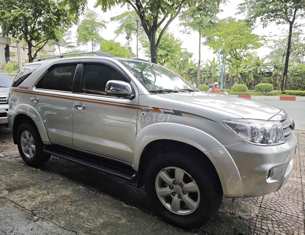 Toyota Fortuner 2009 2.5G - 25000 km. Mua bán Ô tô tại Quận Long Biên Hà Nội được đăng bởi Nguyễn Văn Tuấn hình 2