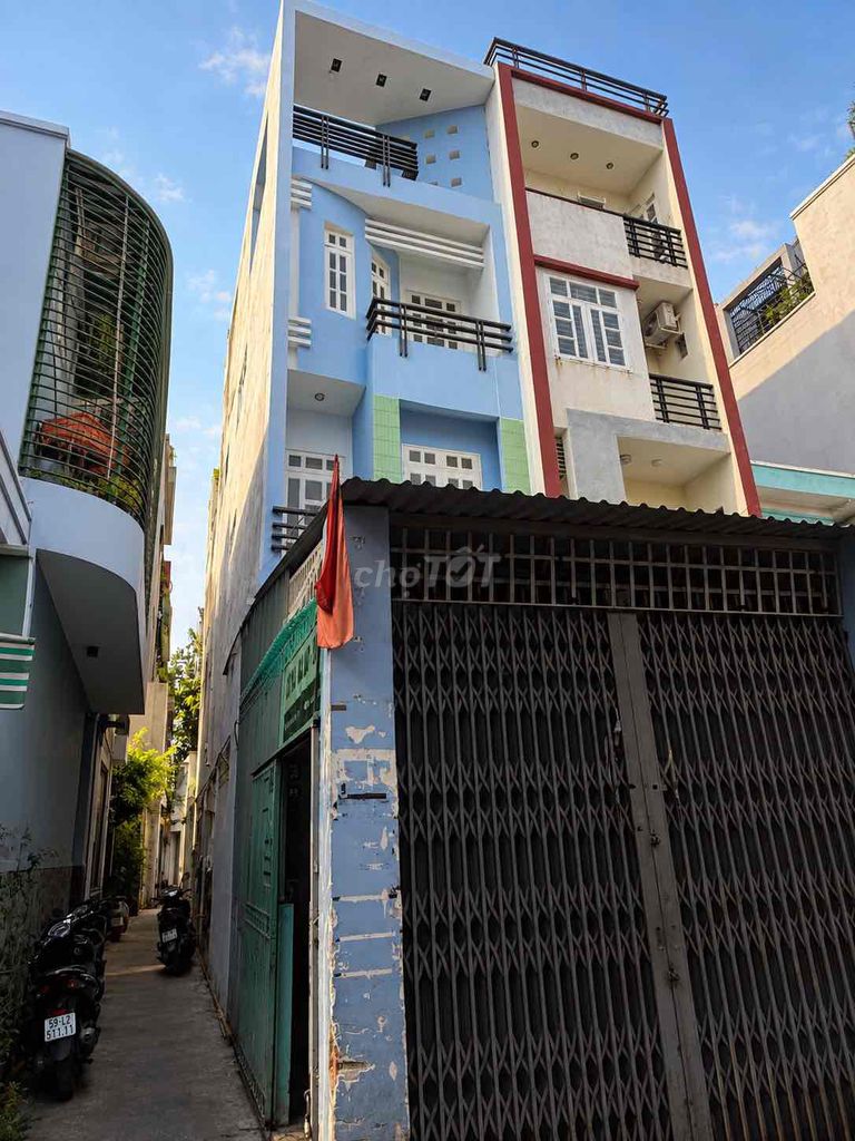 УГЛОВОЙ ДОМ В ПЕРЕУЛКЕ 258 DUONG BA TRAC – 163,2 М² – 5 СПОЛЬЕН – 3 ЭТАЖА + ТЕРРАСА