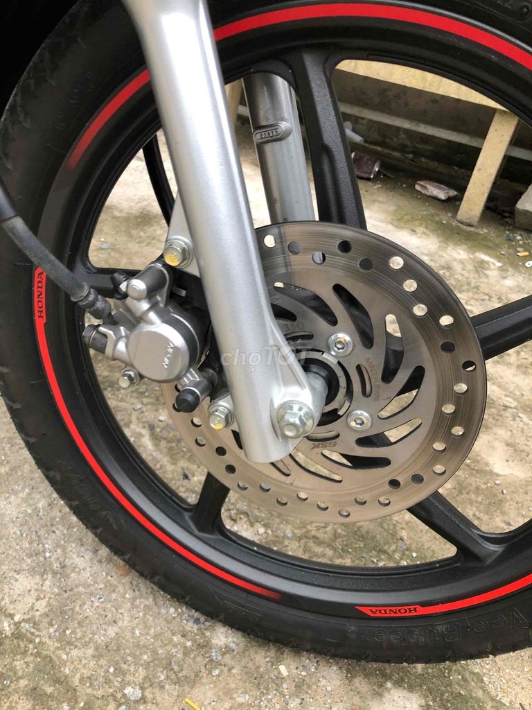 cần bán xe futre 125 2022.   13000 km. Mua bán Xe máy tại Huyện Châu Thành An Giang được đăng bởi Phan Huu Thanh hình 4