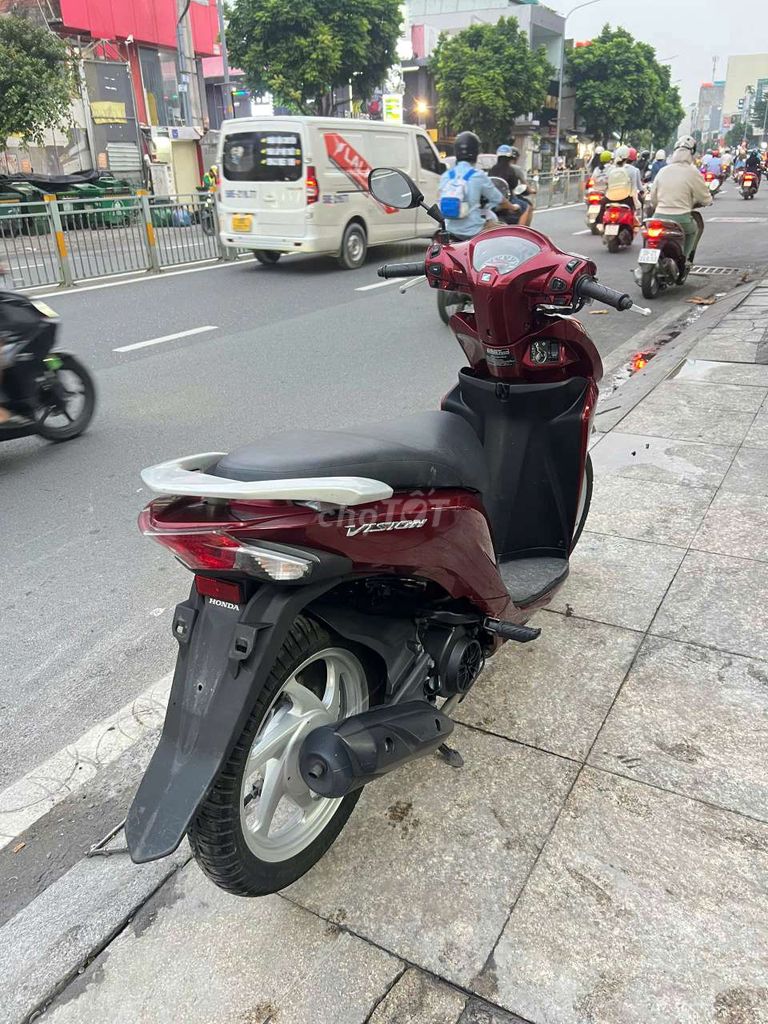 Honda Vision 2018 красный