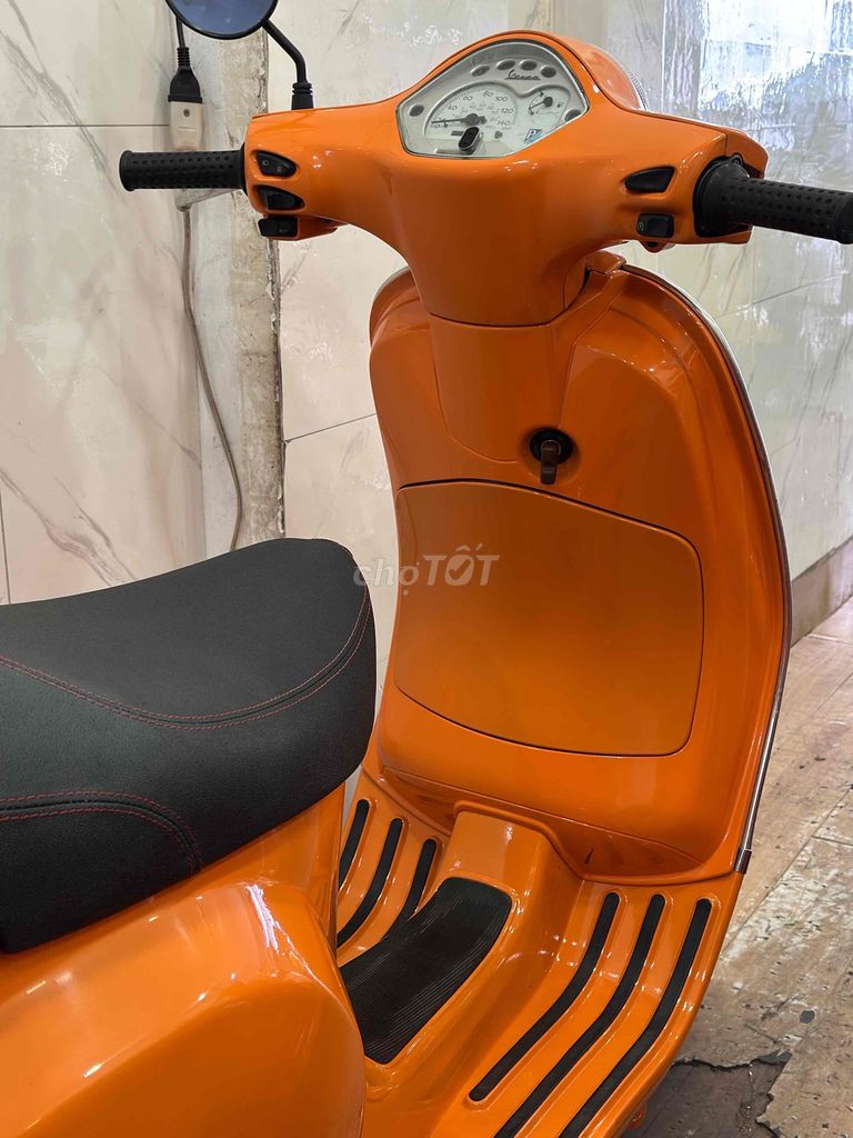 Piaggio Vespa LX150 Nhập Ý . BSTP. Mua bán Xe máy tại Quận Phú Nhuận Tp Hồ Chí Minh được đăng bởi Ngọc Huy hình 3