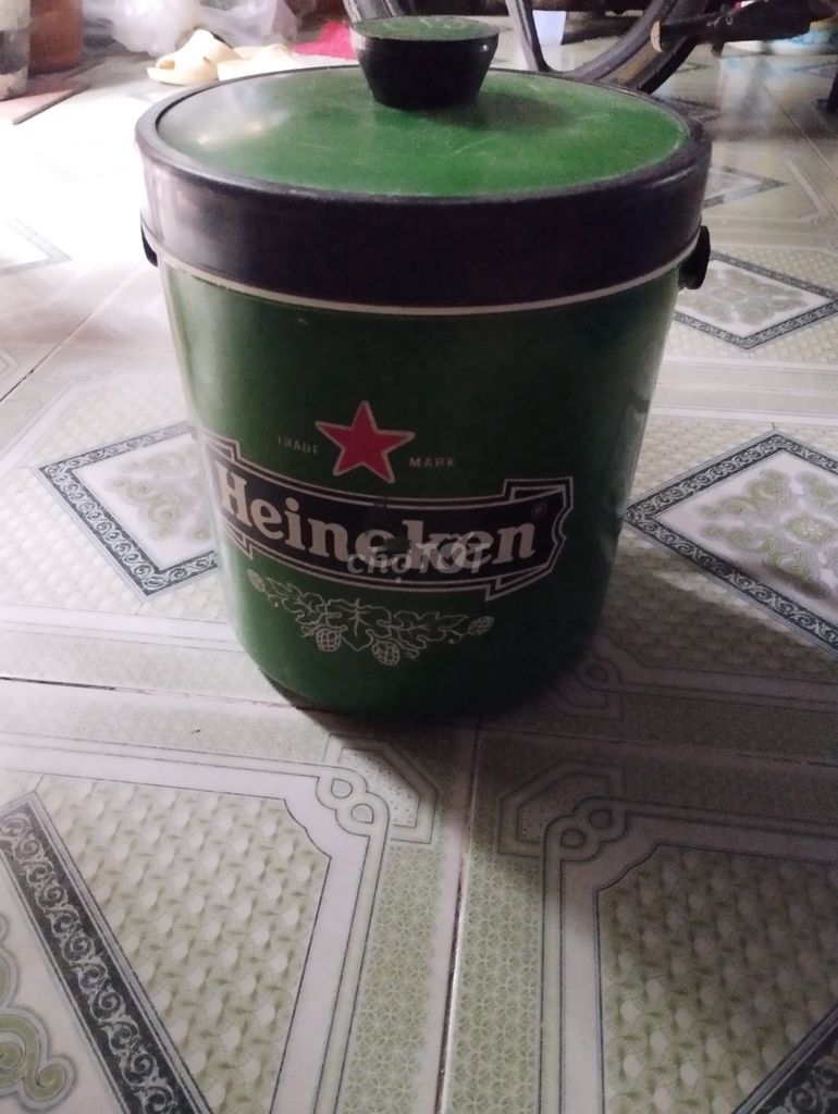 Bình đựng nước Heineken nhựa Xanh lá. Mua bán Nội thất, đồ gia dụng khác tại Thành phố Cà Mau Cà Mau được đăng bởi Phan dan hình 1