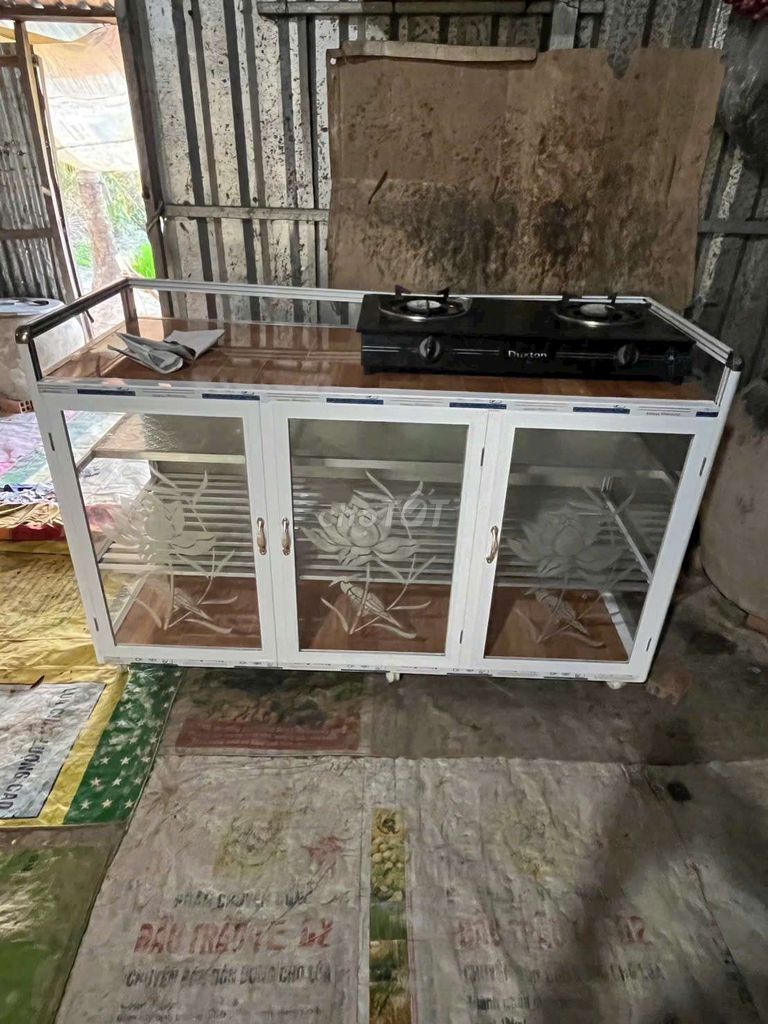 Tủ bếp nhôm kính màu trắng. Mua bán Tủ, kệ gia đình tại Thành phố Rạch Giá Kiên Giang được đăng bởi Nguyễn Trân hình 1
