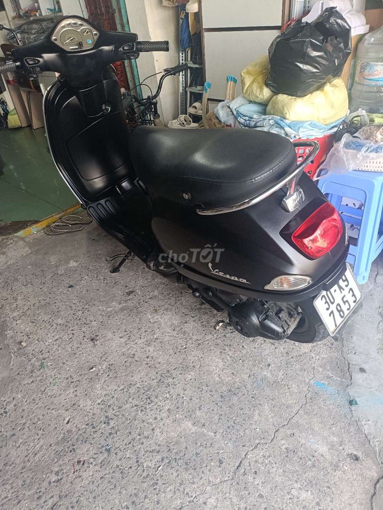 Vespa 2010 xe đẹp máy êm giấy tờ đầy đủ. Mua bán Xe máy tại Quận 12 Tp Hồ Chí Minh được đăng bởi Trái táo xanh hình 2