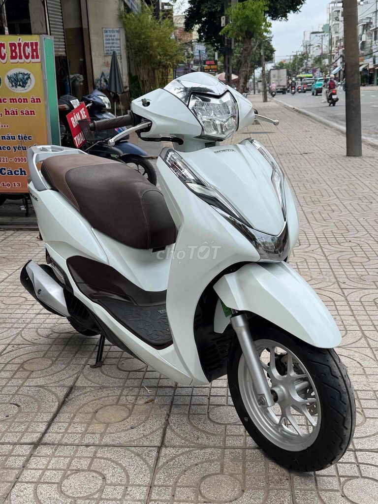 Honda LEAD 125, 2 клапана, лимитированная серия 2020 г., светодиоды