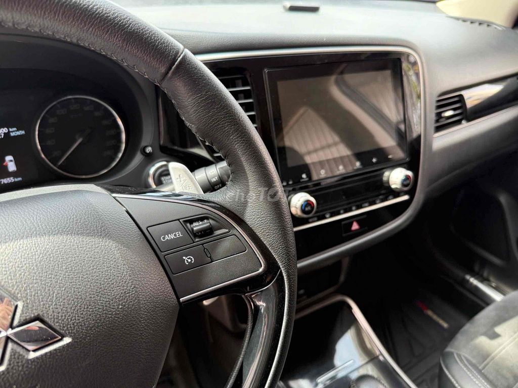 Mitsubishi Outlander CVT 2022 Trắng 77.000 Km. Mua bán Ô tô tại Thành phố Thủ Đức Tp Hồ Chí Minh được đăng bởi Long Auto Vạn Phúc hình 8