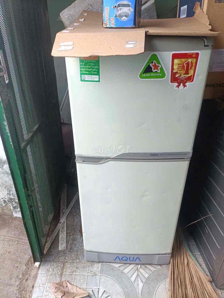 Tủ lạnh Aqua mini màu Trắng. Mua bán Tủ lạnh tại Huyện Bình Chánh Tp Hồ Chí Minh được đăng bởi Dương Thành hình 1