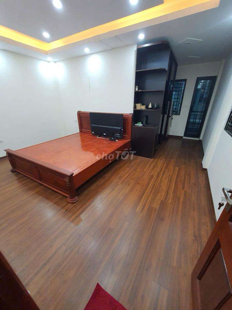 VIP CẦU GIẤY DÂN XÂY NGÕ NÔNG GẦN Ô TÔ GẦN PHỐ 43M X 6 TẦNG CHỈ 7,5 TỶ