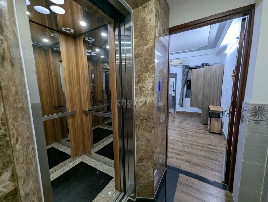 Аренда новой светлой служебной комнаты недалеко от аэропорта