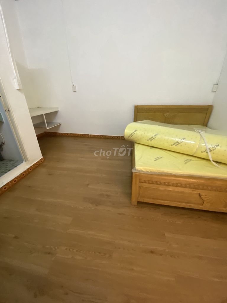 Phòng cao cấp đầy đủ tiện nghi 30m đường TVDang gần chợ Hoà Hưng quận