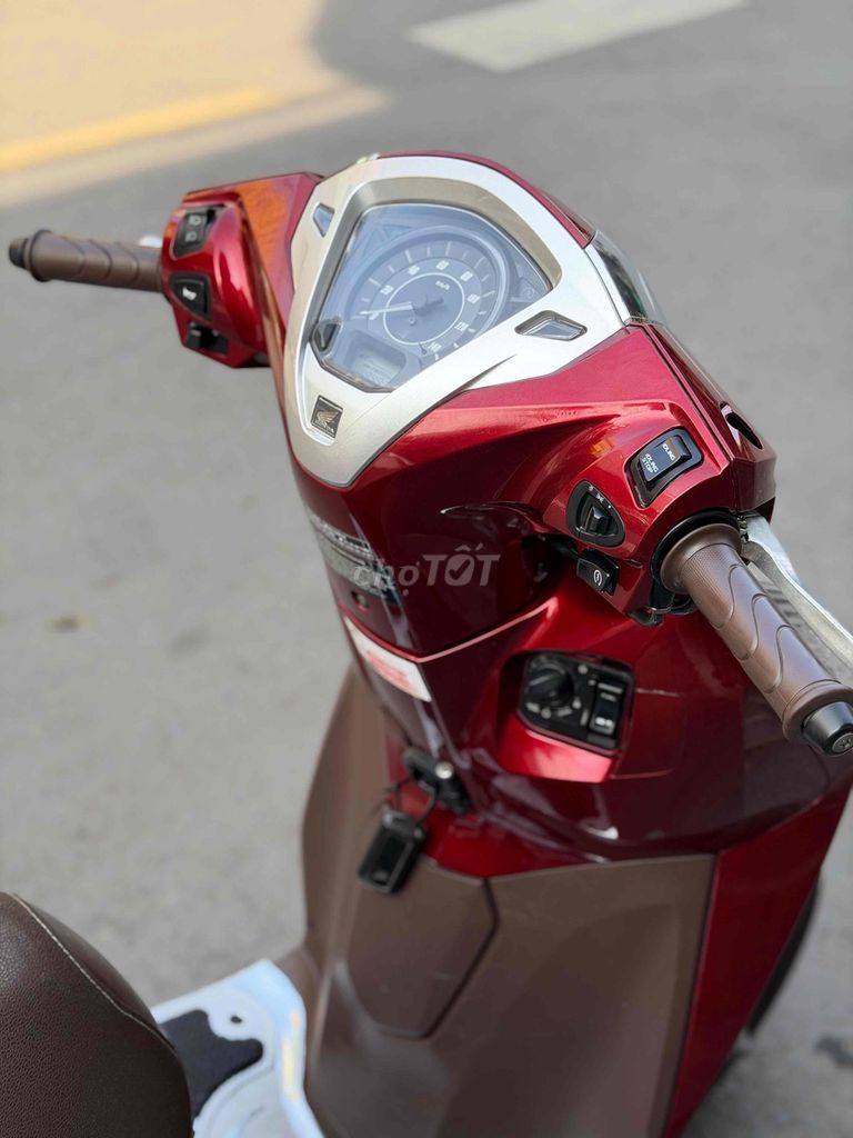 HONDA LEAD 125. Mua bán Xe máy tại Quận 7 Tp Hồ Chí Minh được đăng bởi Chuyên bán xe đẹp zin keng 9 chủ hình 9