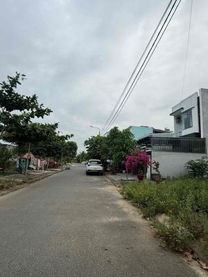 Townhouse 191 m² · 4 bed · Hoà Liên 4