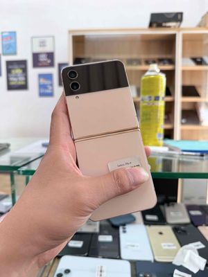 Samsung Z Flip4 256GB Vàng Hồng, Đã Dùng. Mua bán Điện thoại tại Quận Đống Đa Hà Nội được đăng bởi Hanoimobile MTC