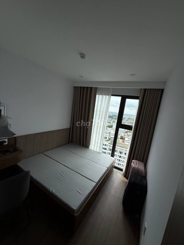 17th-floor 2-bedroom apartment with river view, pets welcome — photo 9