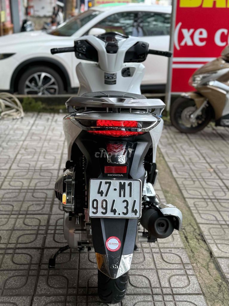 SH 2023 cọp trum mền 2k km mơi keng. Mua bán Xe máy tại Thành phố Buôn Ma Thuột Đắk Lắk được đăng bởi Ngô quốc Việt  hình 2