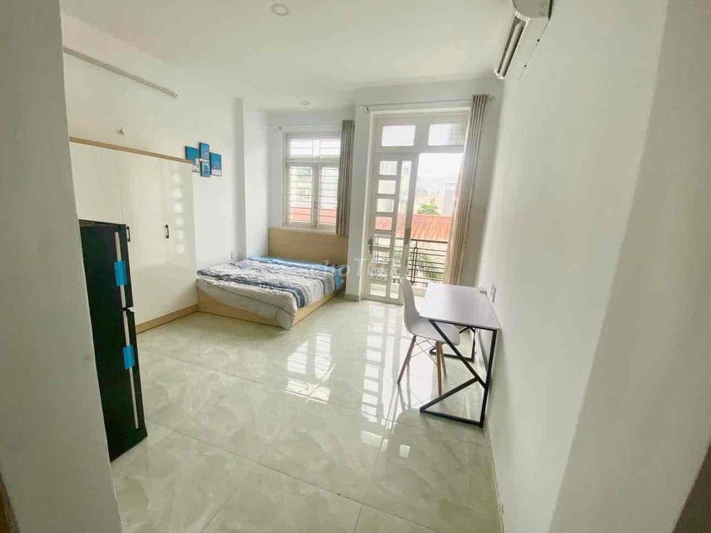 Cho Thuê Phòng 35m2, Studio, Ban Công, Cửa Sổ, Hẻm oto, Nơ Trang Long