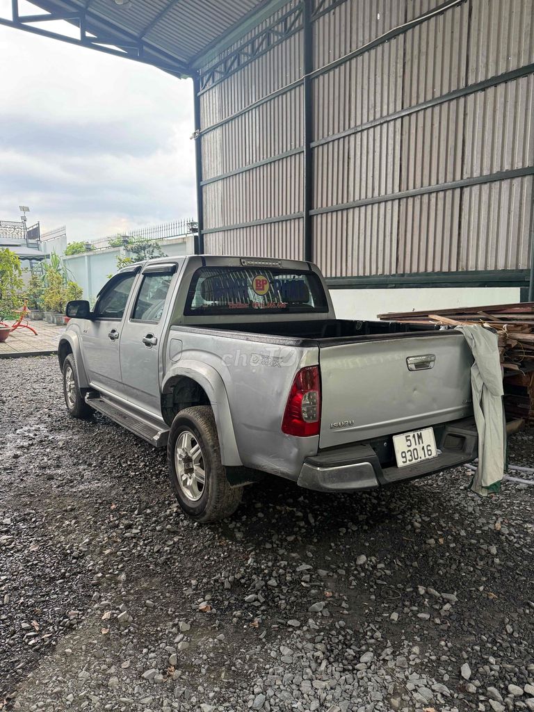 Isuzu Pickup 2011 photo 4