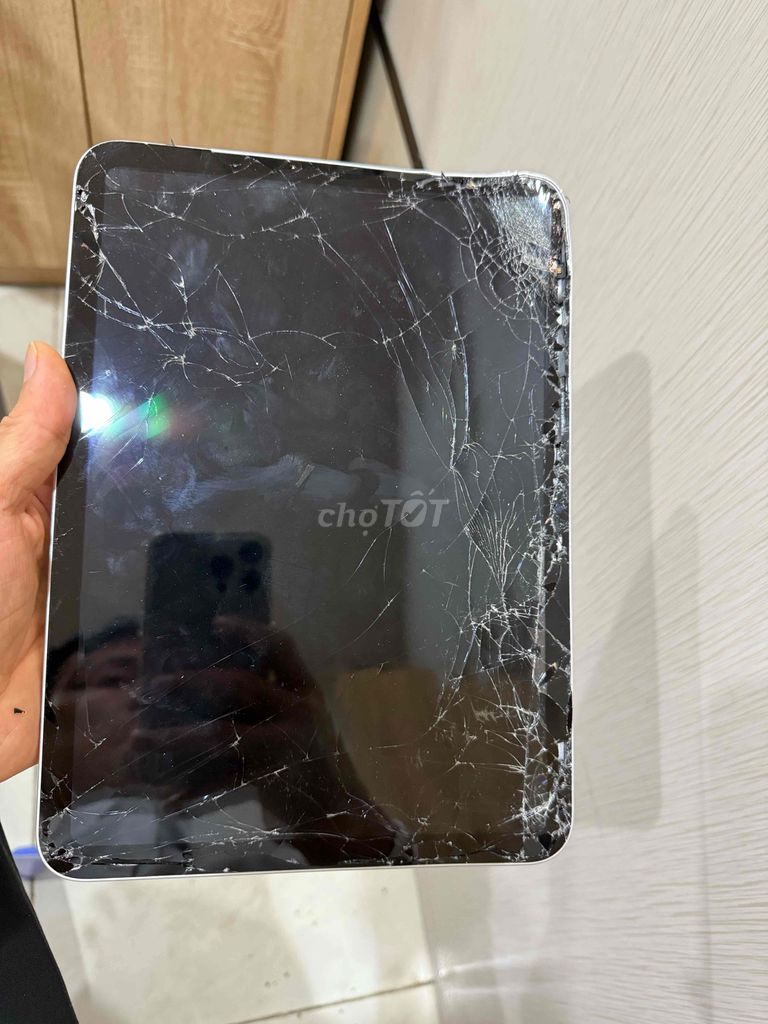 Apple iPad Gen 11 đời 2025 xác như hình. Mua bán Máy tính bảng tại Quận Liên Chiểu Đà Nẵng được đăng bởi Trung Trần hình 1