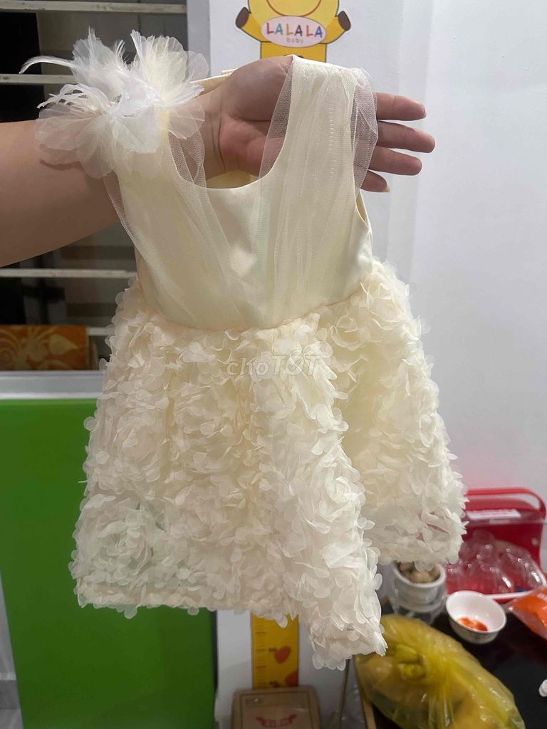 Đầm bé gái voan kem 6 tháng. Mua bán Mẹ và bé tại Quận Cầu Giấy Hà Nội được đăng bởi Yến Bùi hình 1
