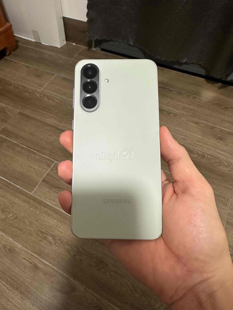 Samsung Galaxy A56 128GB Xanh. Mua bán Điện thoại tại Quận Gò Vấp Tp Hồ Chí Minh được đăng bởi nam anh hình 1