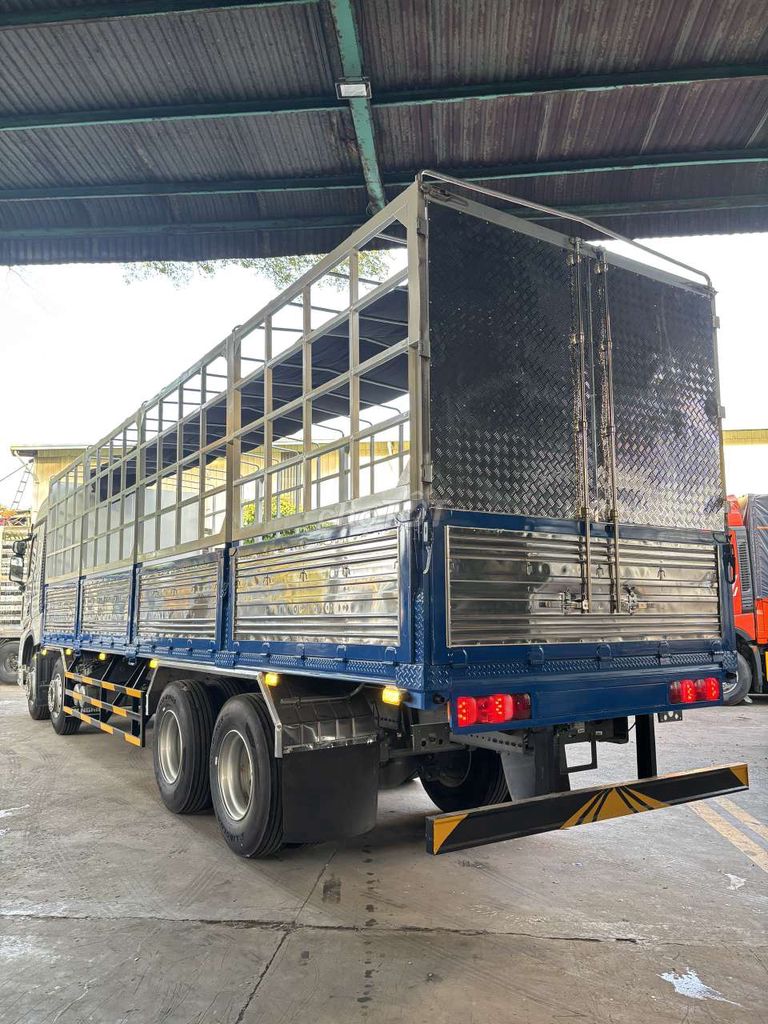 Xe howo 4 chân MAX  Mui Bạt 350hp & 400hp. Mua bán Xe tải, xe ben tại Thành phố Biên Hòa Đồng Nai được đăng bởi Howo vimid hình 3