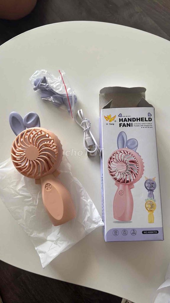 Quạt cầm tay mini Nhựa ABS. Mua bán Quạt tại Quận Cầu Giấy Hà Nội được đăng bởi Chị Ngọc hình 1