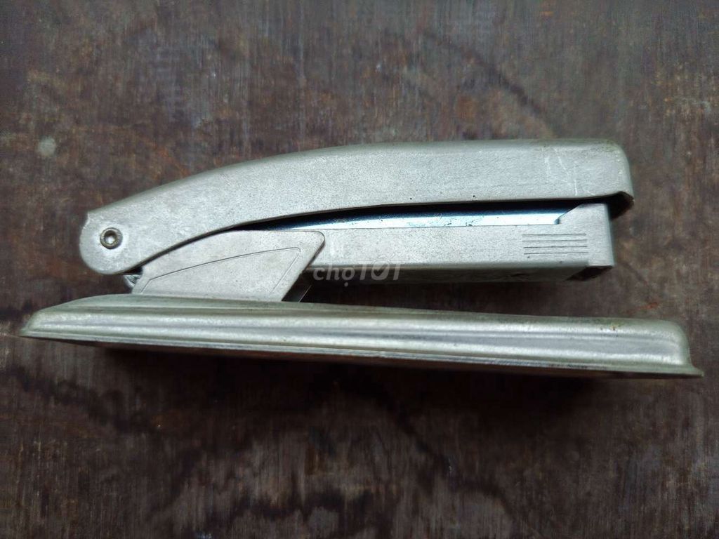 Bấm kim xưa mỹ thập niên 60s. Mua bán Đồ sưu tầm, đồ cổ tại Quận 3 Tp Hồ Chí Minh được đăng bởi TÂM hình 1