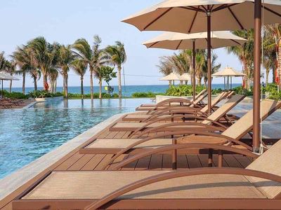 𝐓𝐡𝐞 𝐎𝐜𝐞𝐚𝐧 𝐑𝐞𝐬𝐨𝐫𝐭 – 𝐁𝐲 𝐅𝐮𝐬𝐢𝐨𝐧 𝐐𝐮𝐲 𝐍𝐡𝐨𝐧. Du lịch tại Quận 3 Tp Hồ Chí Minh được đăng bởi Pham Phan Thanh Thuý