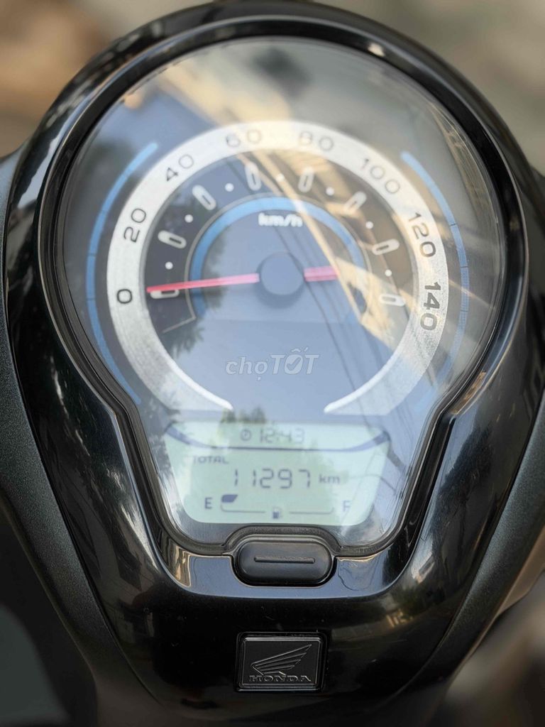 Scoopy 2022 чёрный глянец оригинал смарт-ключ отличный
