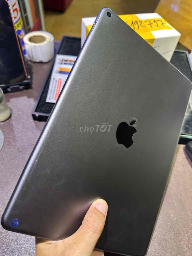 Ipad Air 3 bản 256gb wifi zin nguyên bản. Mua bán Máy tính bảng tại Quận Tân Phú Tp Hồ Chí Minh được đăng bởi Nguyễn Thị Anh Thư hình 1