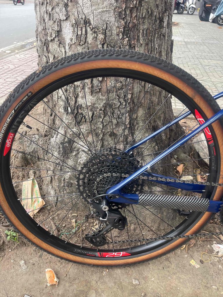 xe đạp MTB bigrock carbon bánh 29. Mua bán Xe đạp tại Thành phố Mỹ Tho Tiền Giang được đăng bởi Họ Nguyễn hình 5