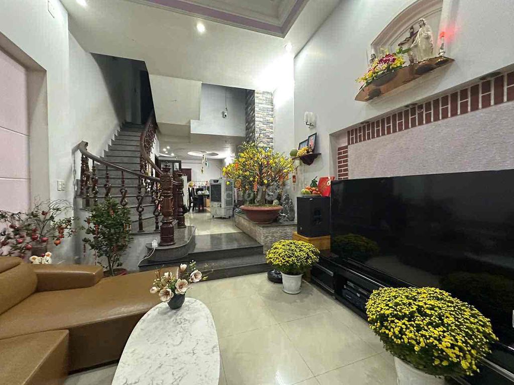 Nhà đẹp- chính chủ ( có thương lượng )