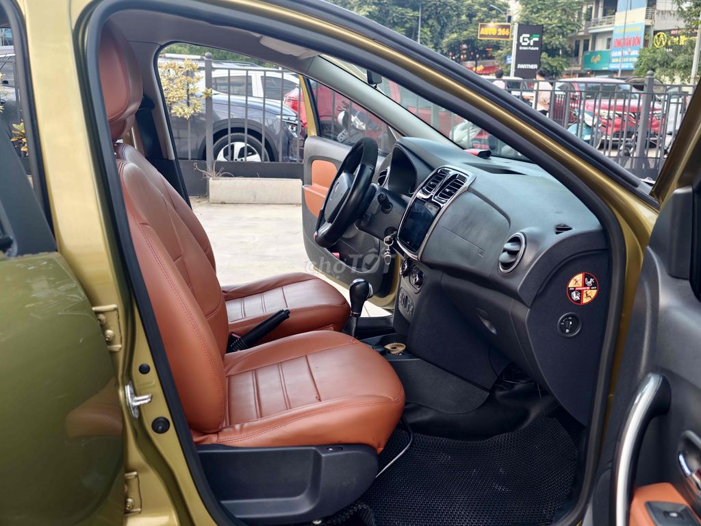 Reult Sandero 2016 màu vàng chanh. Mua bán Ô tô tại Quận Long Biên Hà Nội được đăng bởi BON AUTO hình 7